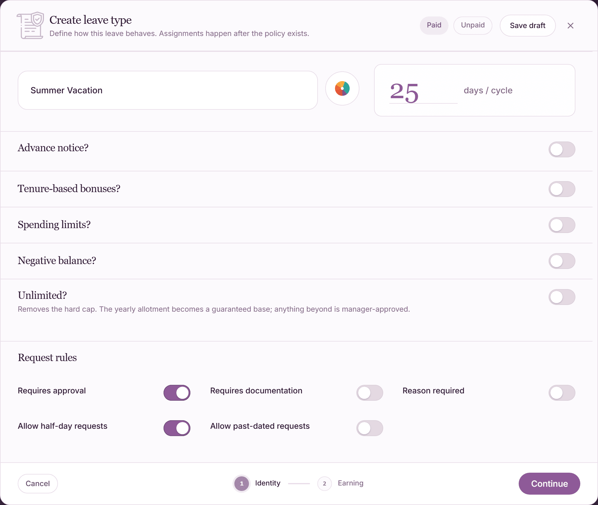 Leave-Type-Assistent: Identity-Schritt mit Name und Tagen pro Zyklus, Earning-Schritt mit Grant model